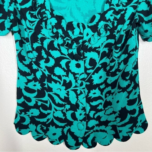 Maeve by Anthropologie Aseey Scalloped Green Black Floral Blouse Size 0 - Picture 6 of 9